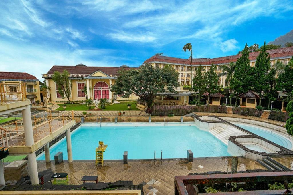 Oyo 395 Tretes Raya Hotel Prigen Exterior foto