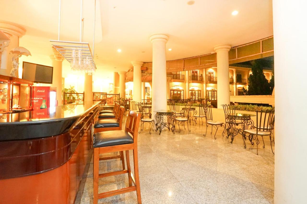 Oyo 395 Tretes Raya Hotel Prigen Exterior foto